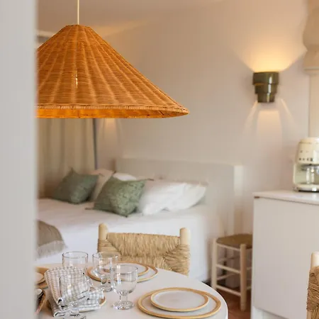 Les De Chateau Roussillon - Les Collection