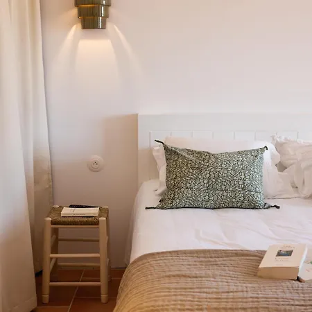 Aparthotel Les De Chateau Roussillon - Les Collection 4*